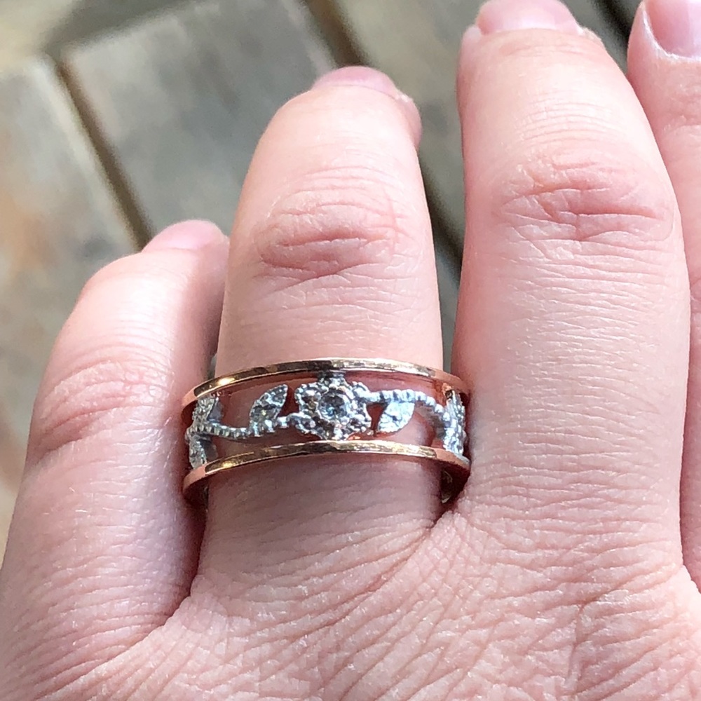 WHITE TOPAZ FLORAL RING - Picture 2 of 5